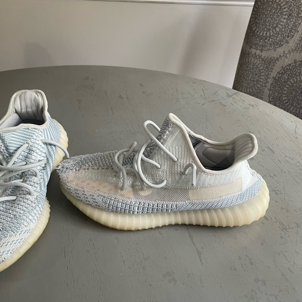 Yeezy Boost 350 V2 (FW3043) Size 9.5 - Gently worn
